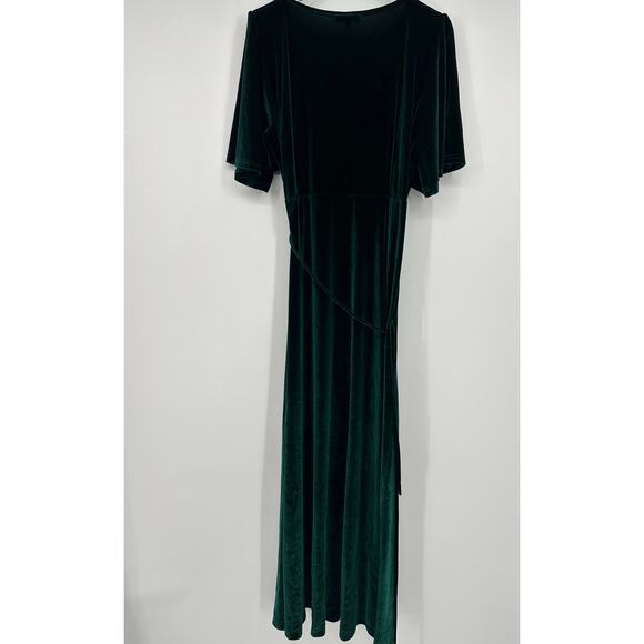 Baltic Born Meghan Velvet Wrap Maxi Dress in emerald green - Picture 6 of 11